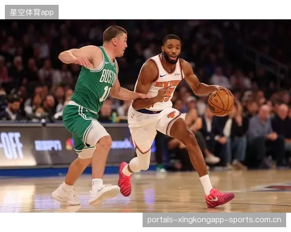 NBA球星不看人传球全场沸腾：场上奇迹的背后